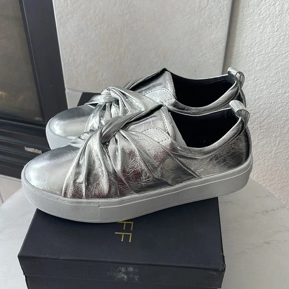 Rebecca Minkoff Silver Metallic Flats Sneakers Size 7 - Picture 3 of 4